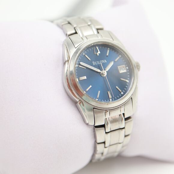 Bulova Womens Silver Tone Blue 26mm Date Watch 5.5" Steel Bracelet w New Battery - Picture 10 of 13